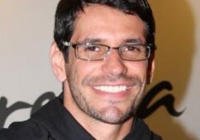 Alexandre Barillari curte peç