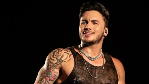 Vídeo: Cantor Wallas Arrais b