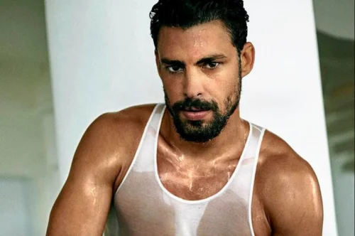 Cauã Raymond posta Nudes e na