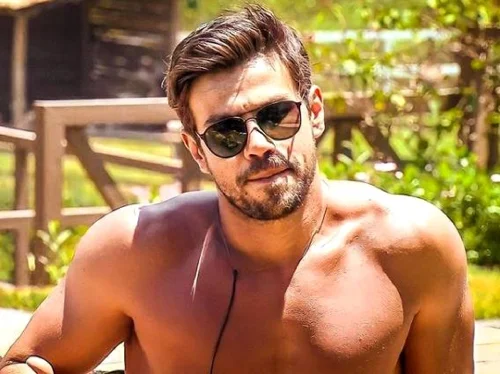 Vídeo: Mariano surge de cueca