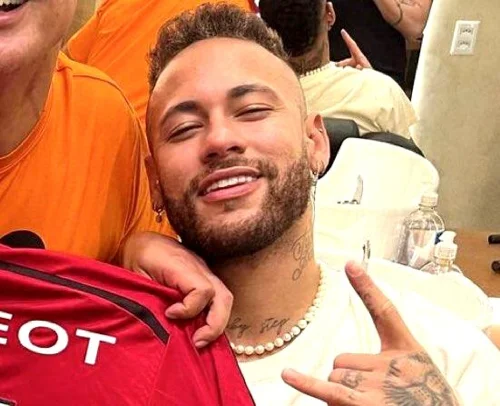 Neymar surge safado e mala gen