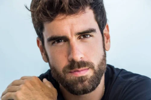 Marcos Pitombo exibe corpão d