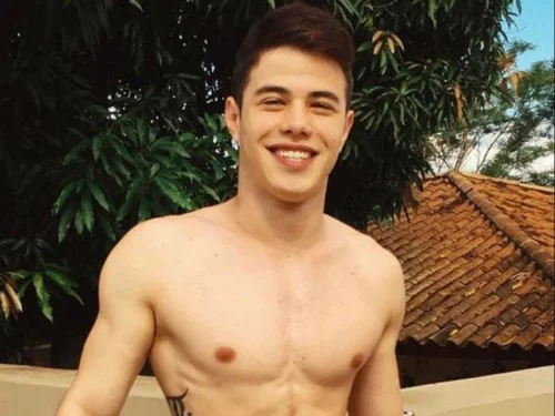 Gustavo Rocha posta foto quent