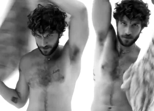 Chay Suede rouba sena sexy e s