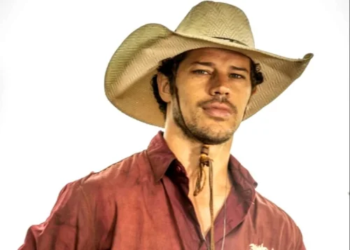 José Loreto bota o cu para jo