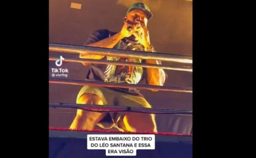 Fã ousada grava ângulo abusa