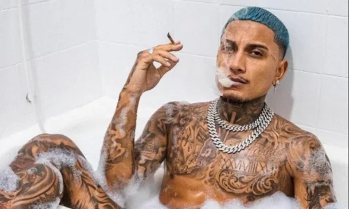 COPA: Dynho Alves mostra banho