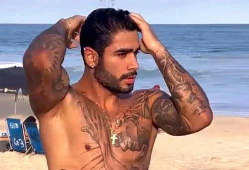 Jogador Thauan Teixeira sendo 