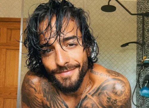 Maluma canta pelado para divul