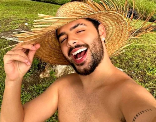 Pedro Sampaio bota o corpinho 