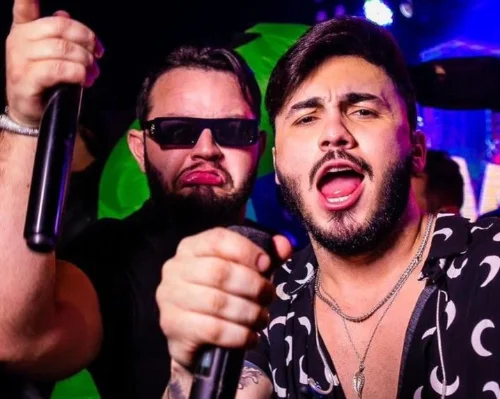 Sertanejo Wallas Arrais  tira 