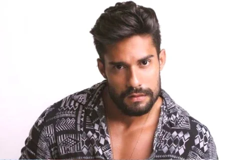 Bil Araujo surge homão da por