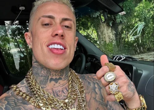 MC Daniel malhando sem cueca r