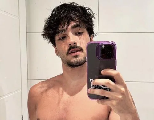 Chore no corpinho gostoso do J