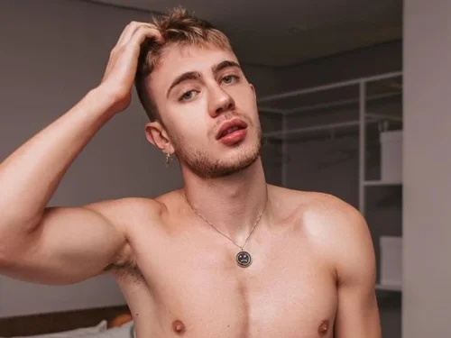 Léo Picon intriga fãs de cue