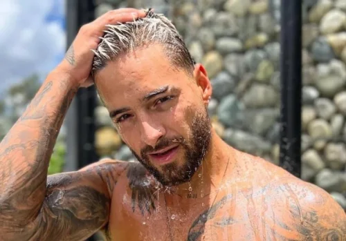 Maluma provoca fãs com fotos 