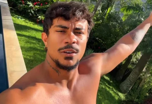 MC Xamã causa peladão em cen