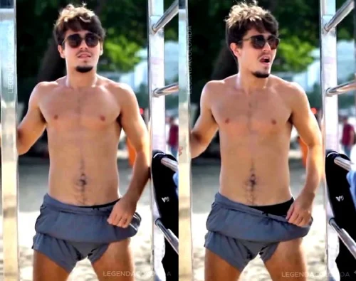 Xande Valois na praia é uma v