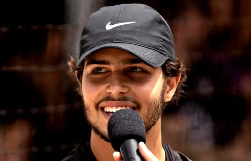 Ator Igor Jansen impressiona e