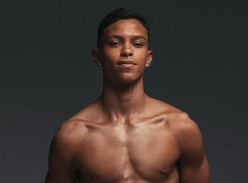 MacDove de Carlinhos provoca f