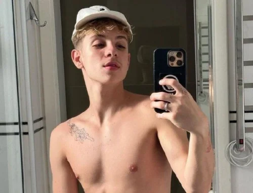 Juliano Floss provoca fãs com