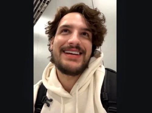 Influencer relata ter 2 consol