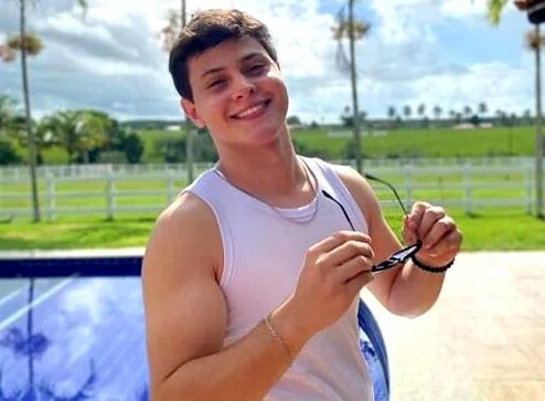 Daniel Sá do rancho rouba cen