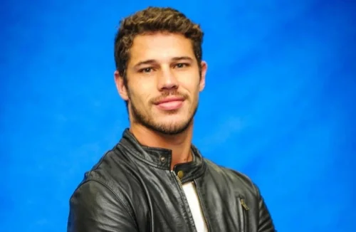 José Loreto causa em ensaio d