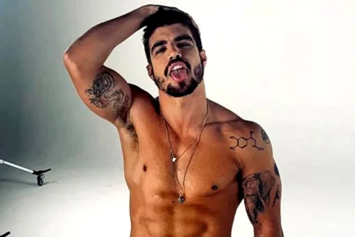 Só aceito Caio Castro tomando