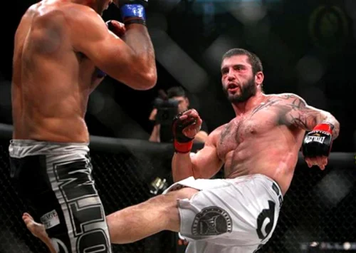 Lutador dos Nudes volta a tona