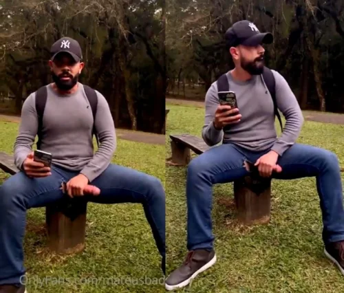 Enquanto isso na pracinha ele 